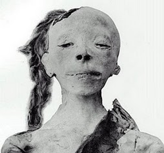 Prince Tuthmose? The mummy of a young boy probably from Dynasty 18.